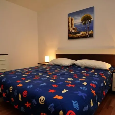 Pava - Beautiful Terrace & Parking Apartman *